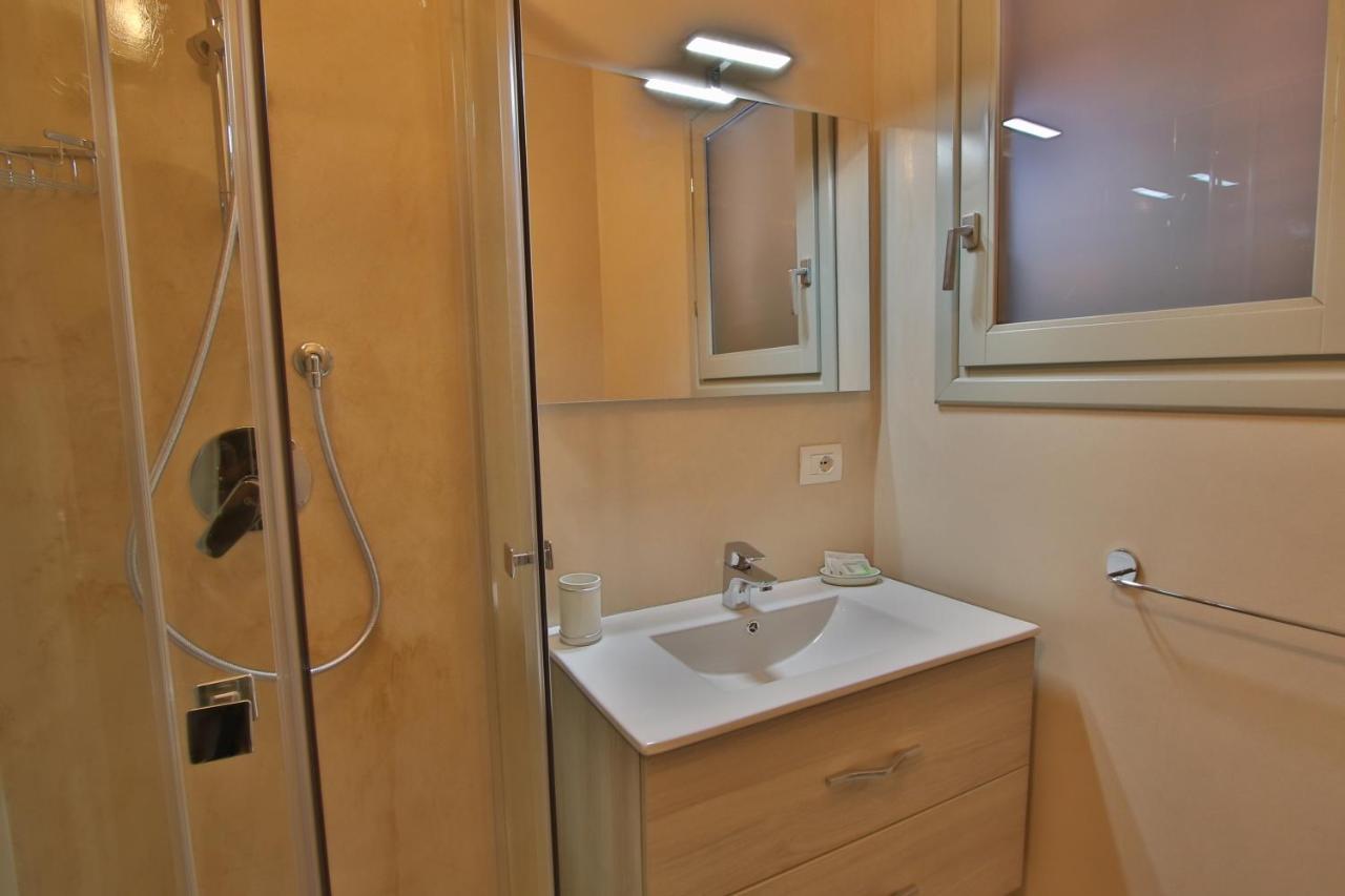 Les Chambres Au Centre San Teodoro  Dış mekan fotoğraf